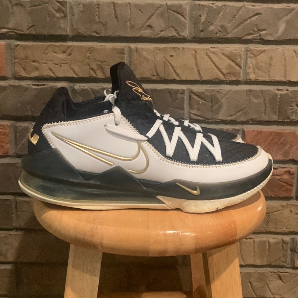 Nike Lebron XVII 17 Low Metallic Gold 2020 Men’s Size 10 CD5007-101
